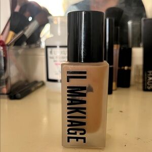 IL MAKIAGE Foundation - Warm Beige